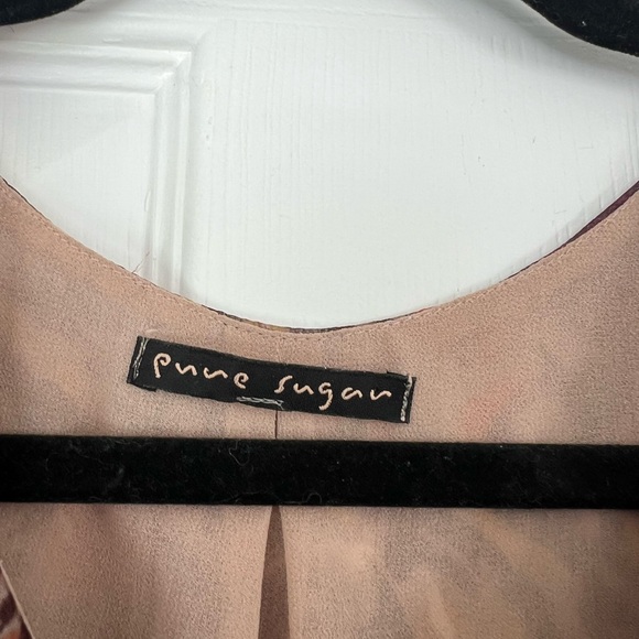 Floral Ruffle Sleeveless Top - Picture 2 of 3